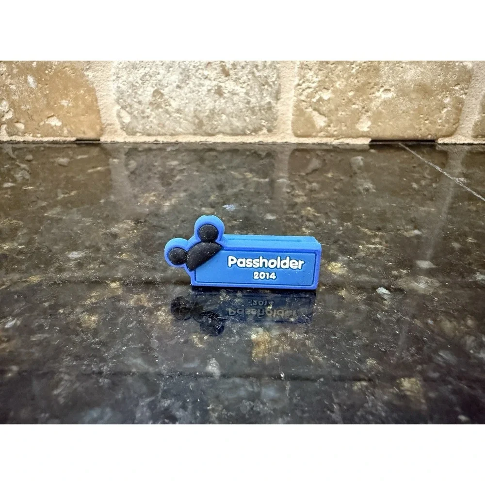 Walt Disney's Magic Band Annual Pass Holder Blue Mickey Mouse Slider 2014